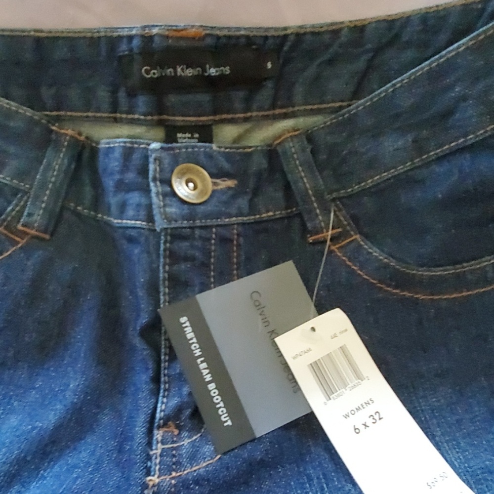 Calvin Klein Jean's NWT size 6x32